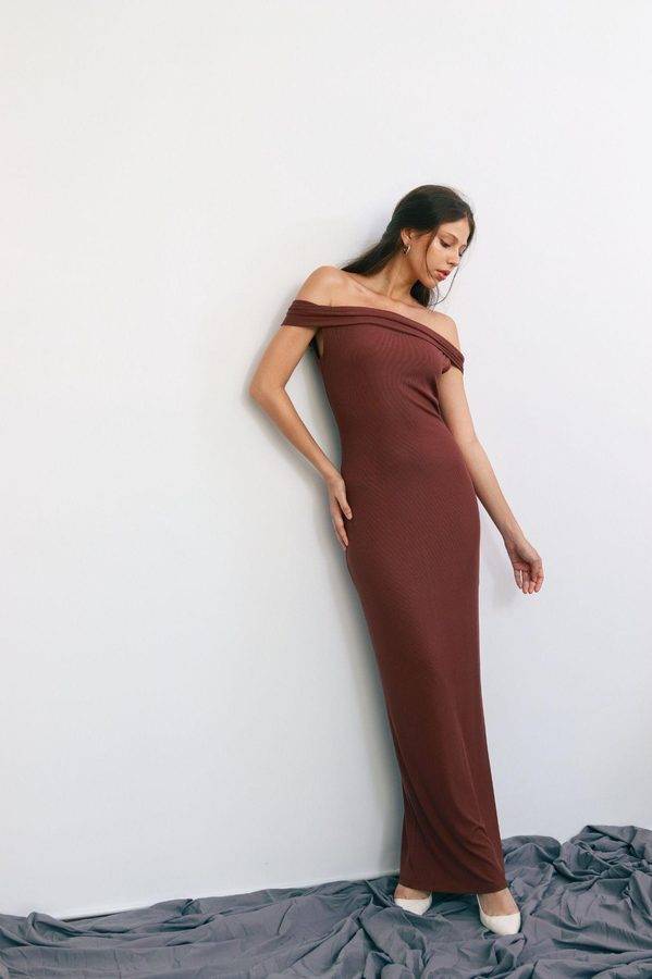 Off-Shoulder Maxi Dress