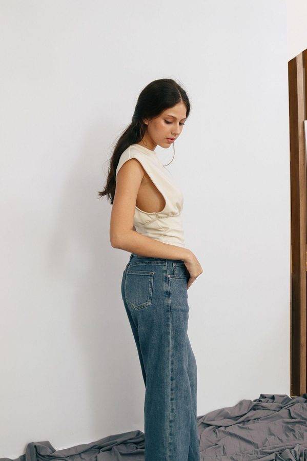 Minimal Crew-Neck Cropped Top